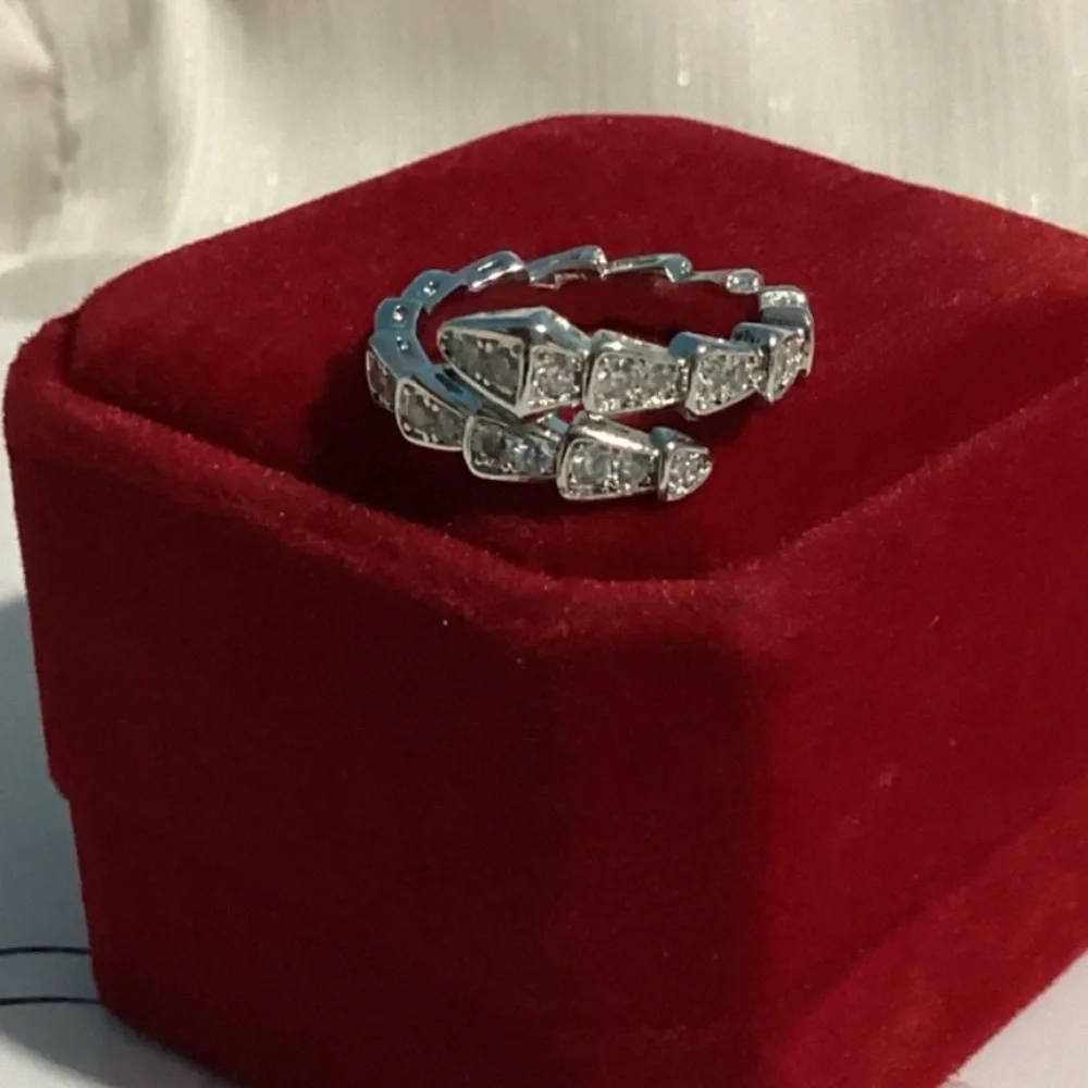 🐍18k White Gold plated Serpentine Snake Cz Diamond Ring